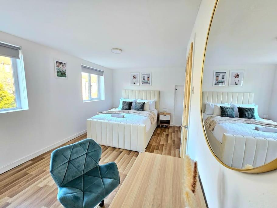 Spacious Haven With Free Parking กลาสโกว์ ภายนอก รูปภาพ